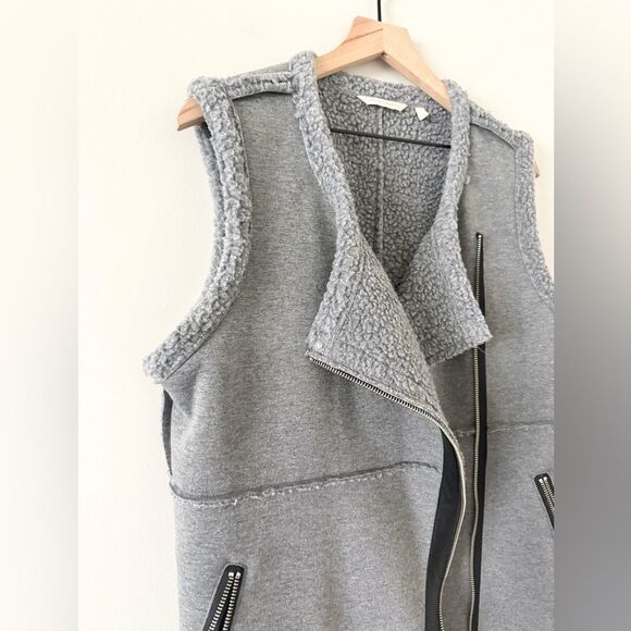 Soft Surroundings Sherpa Vest in Gray with Black Contrast - Size L - Picture 2 of 5